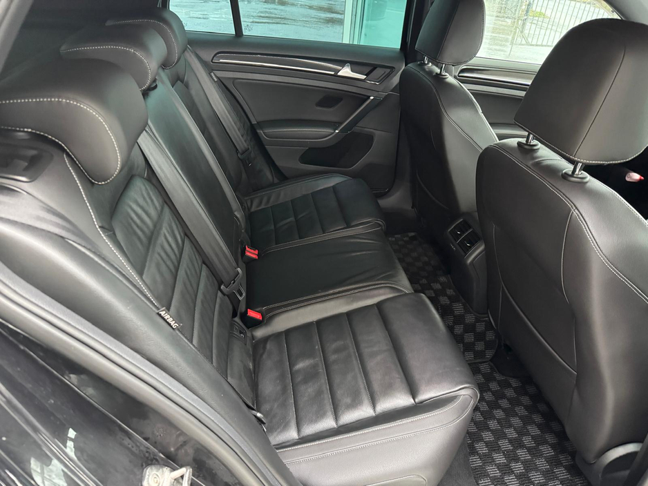 2014 Volkswagen Golf - image 3