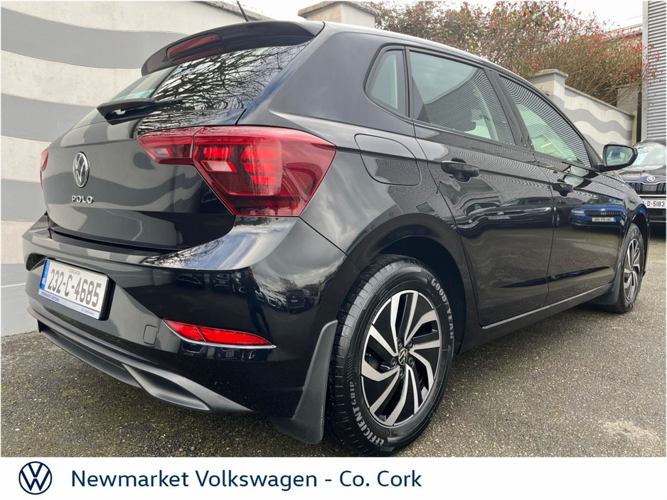 2023 Volkswagen Polo - image 10