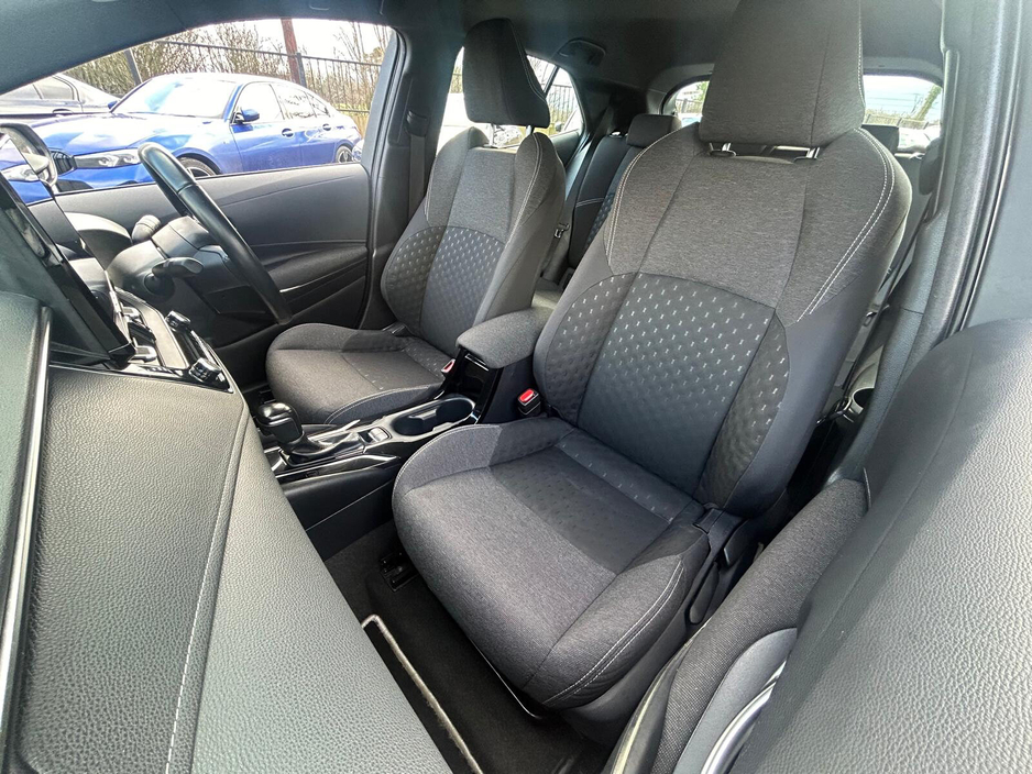 2023 Toyota Corolla - image 20