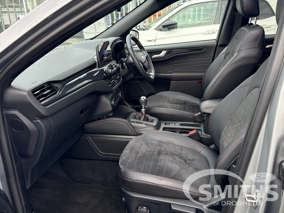 2022 Ford Kuga - image 3