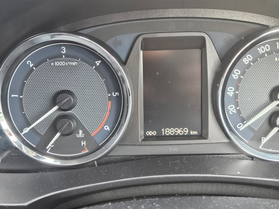 2015 Toyota Corolla - image 5