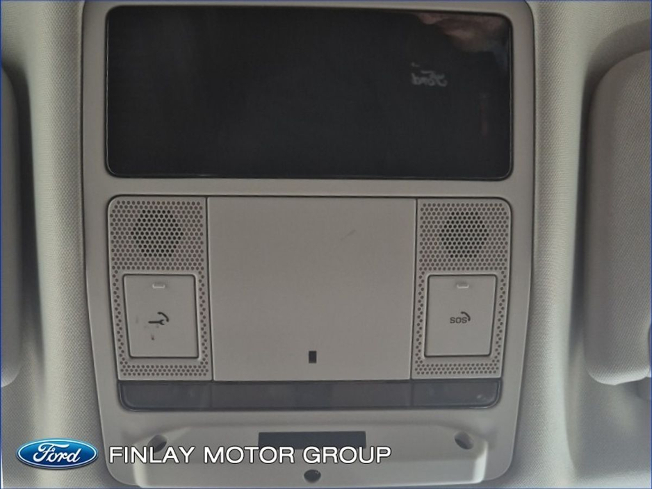 2024 Land Rover Discovery - image 17