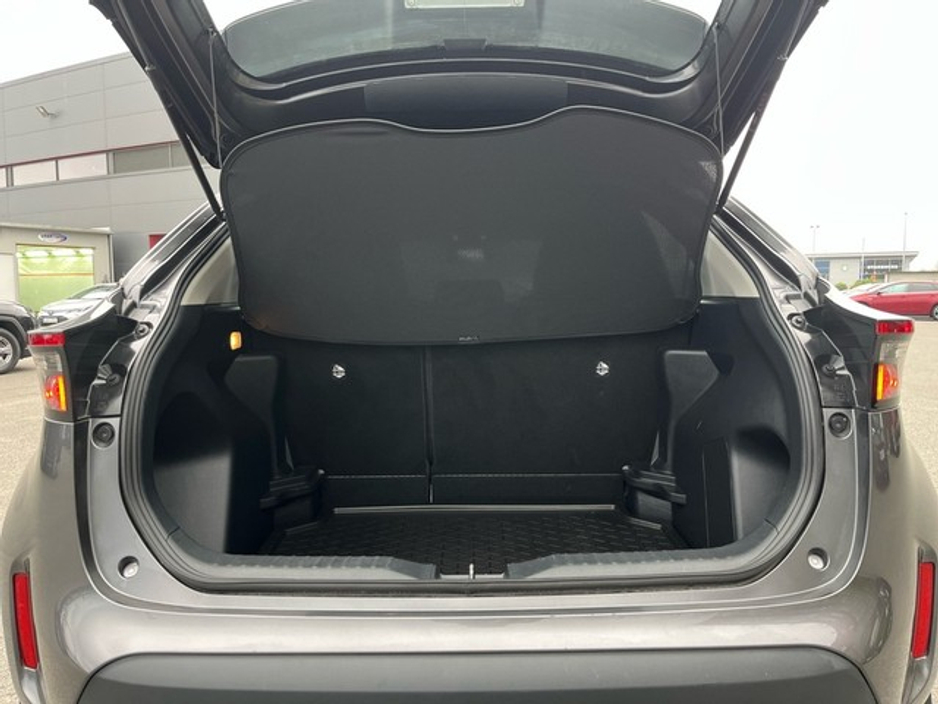 2023 Toyota Yaris Cross - image 10