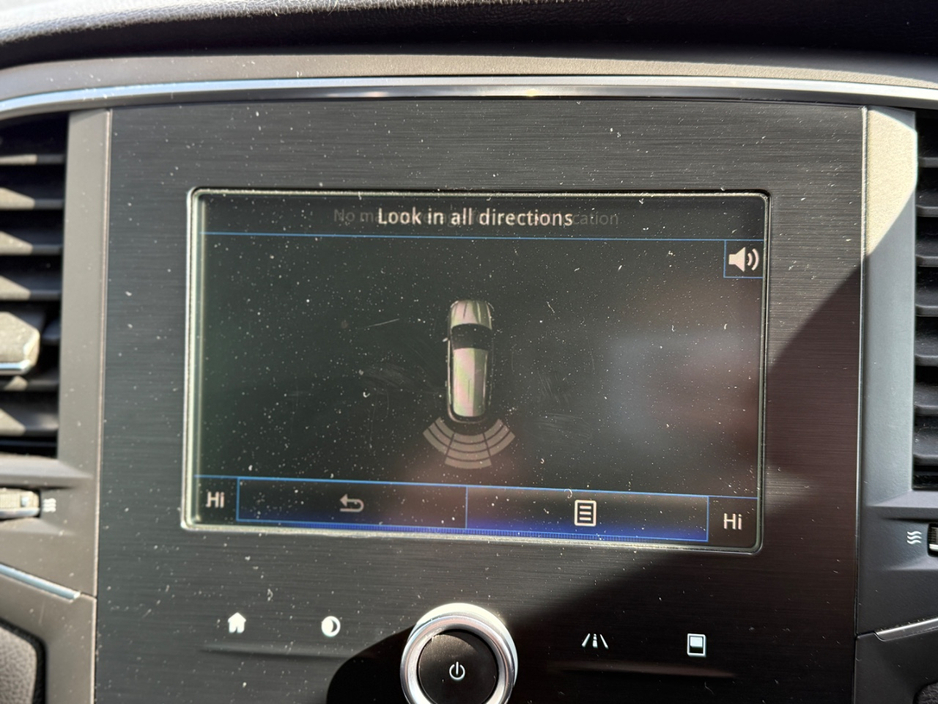 2017 Renault Megane - image 30