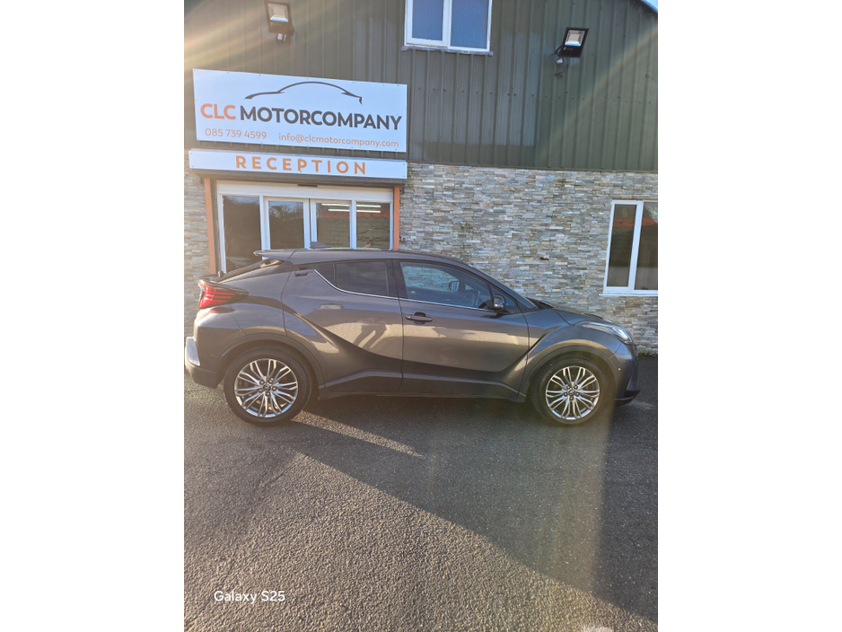 2023 Toyota C-HR 1.8 HYBRID SOL €25,450