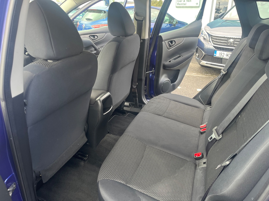 2015 Nissan Qashqai - image 11