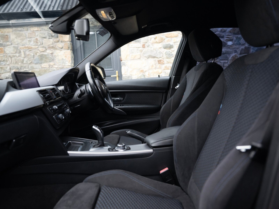 2013 BMW 3 Series - image 30