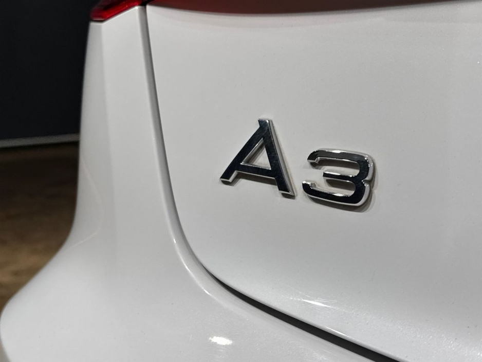 2016 Audi A3 - image 12