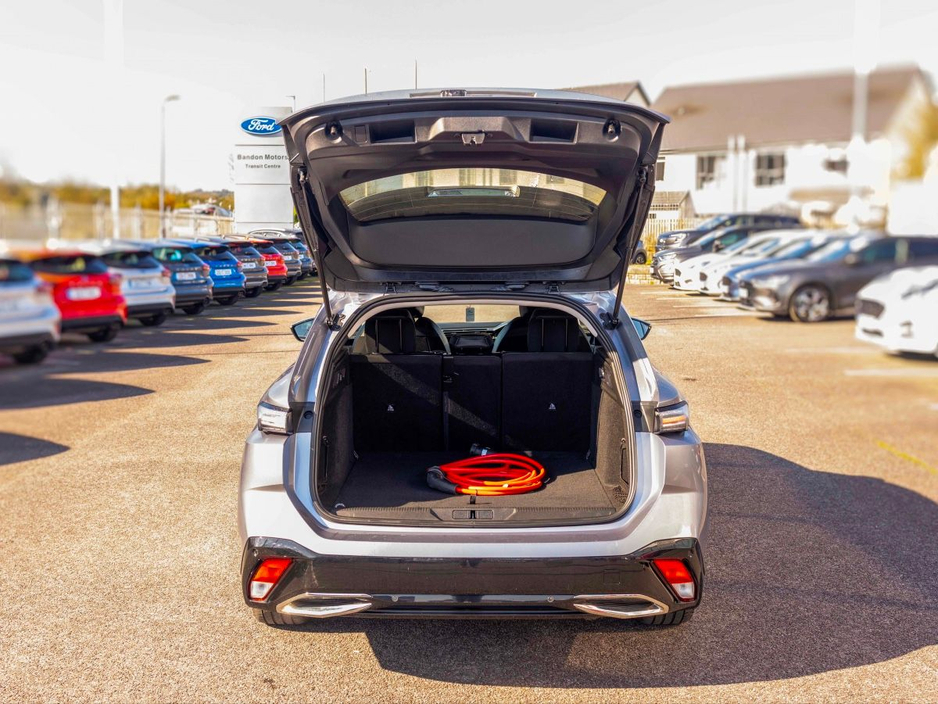 2024 Peugeot 308 - image 8