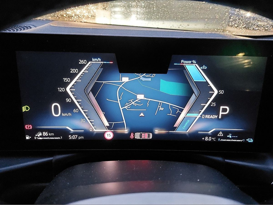 2025 BMW 3 Series - image 9