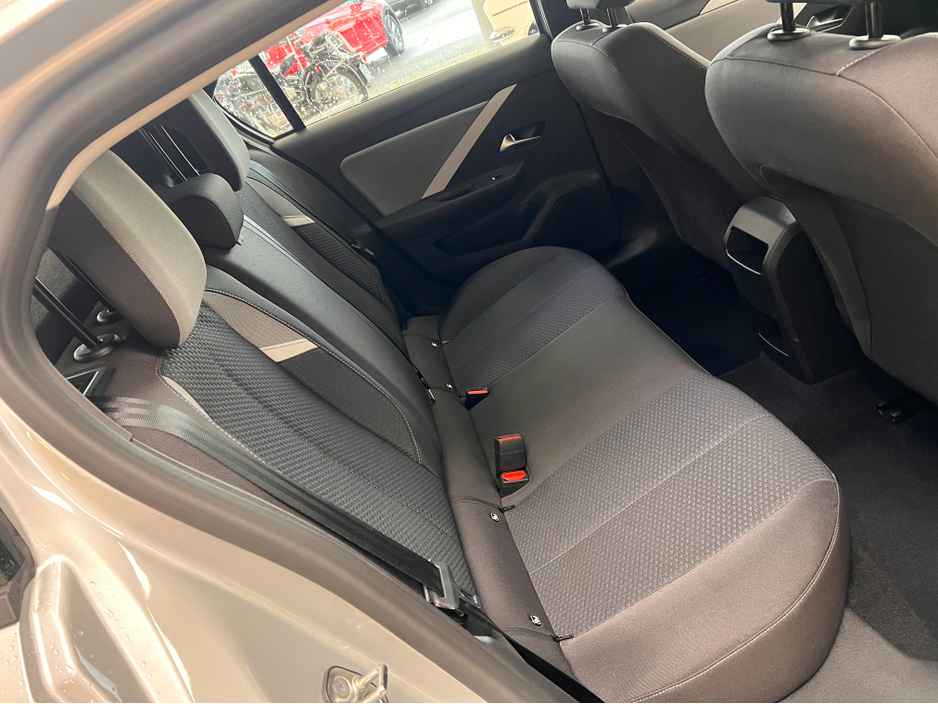 2024 Opel Astra Low Kms AUTOMATIC DIESEL As New **Finance Arranged/High Spec/Automatic www.bolands.ie Est.1955 €26,450