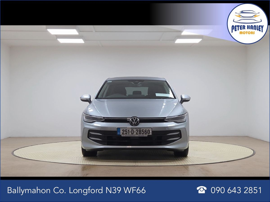 2025 Volkswagen Golf - image 2