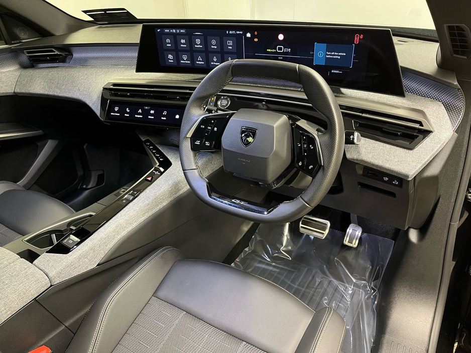 2025 Peugeot 3008 - image 9