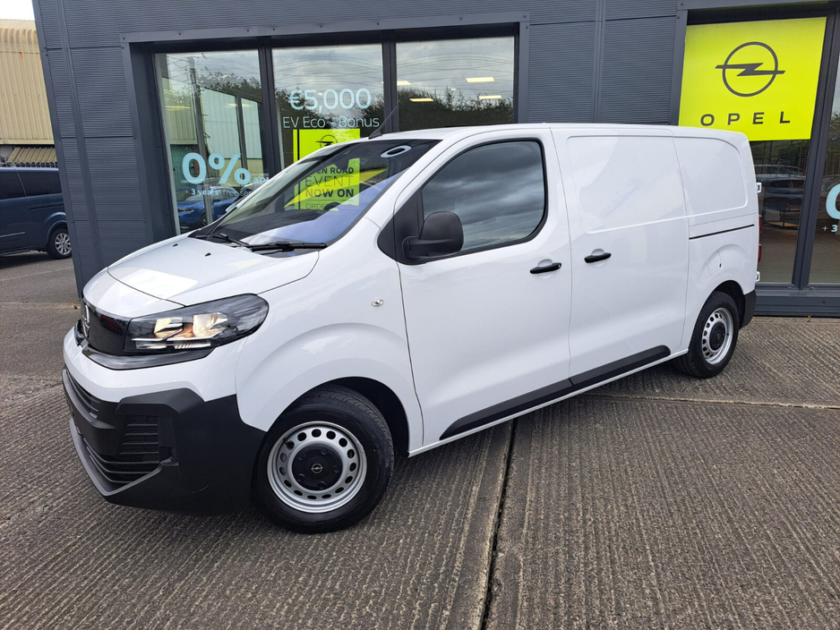 2025 Opel Vivaro - image 9