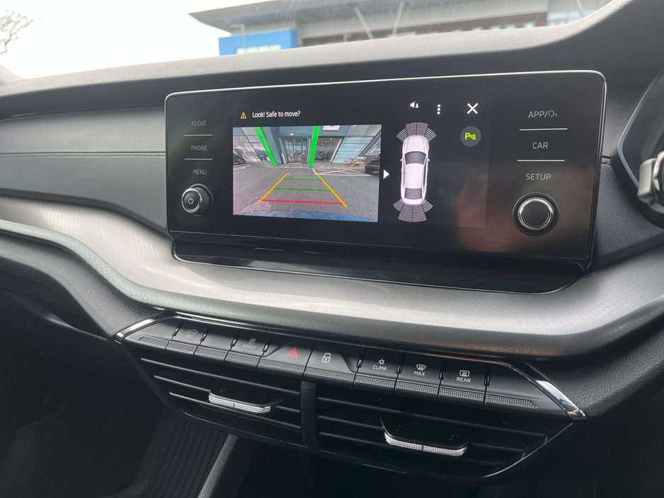 2023 Skoda Octavia - image 17