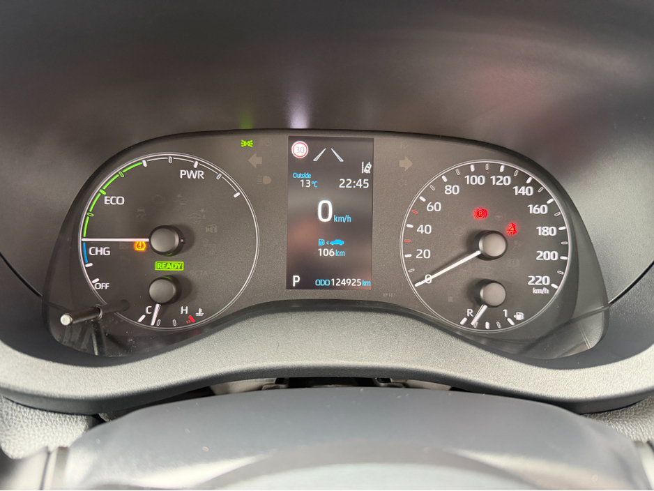 2023 Toyota Yaris - image 16