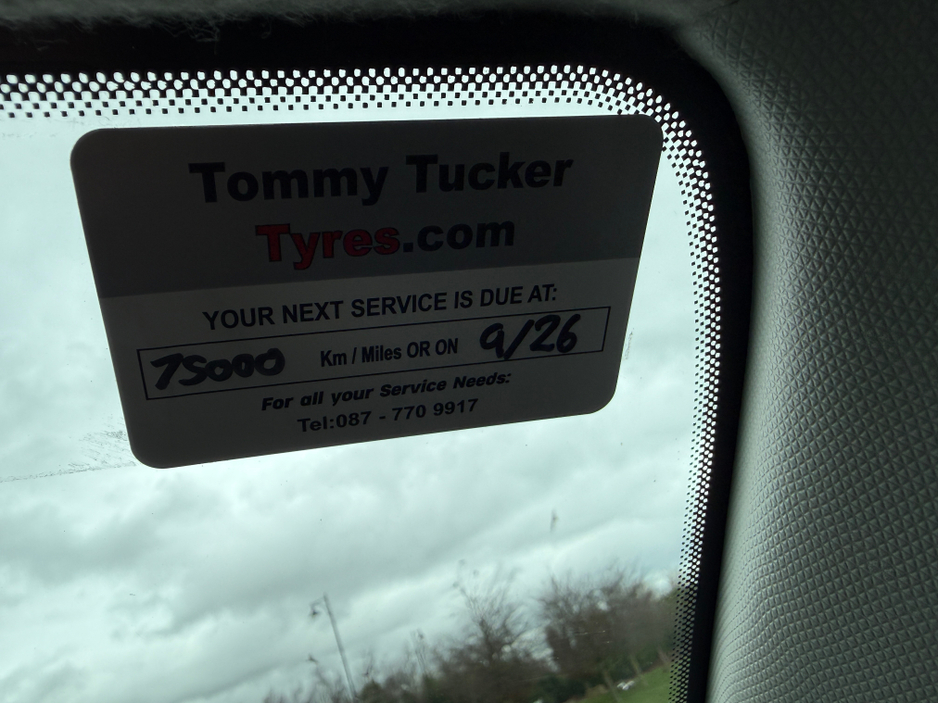 2010 Nissan Micra - image 18