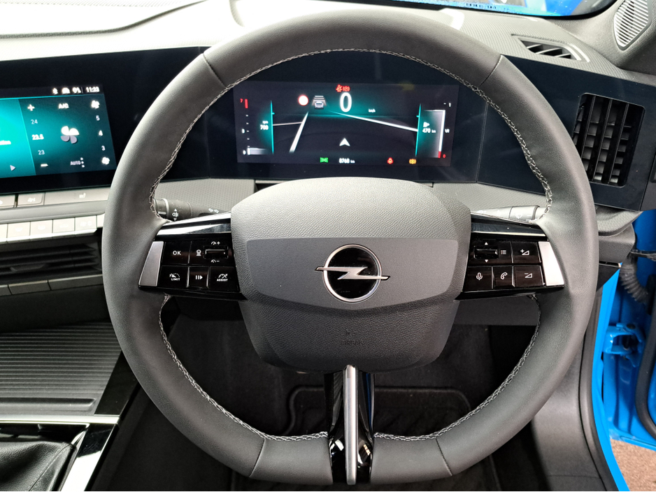 2025 Opel Astra ELEGANCE 1.2TURBO 110BHP **REVERSING CAMERA** €29,950