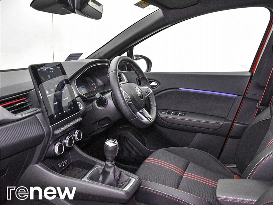 2022 Renault Captur - image 11