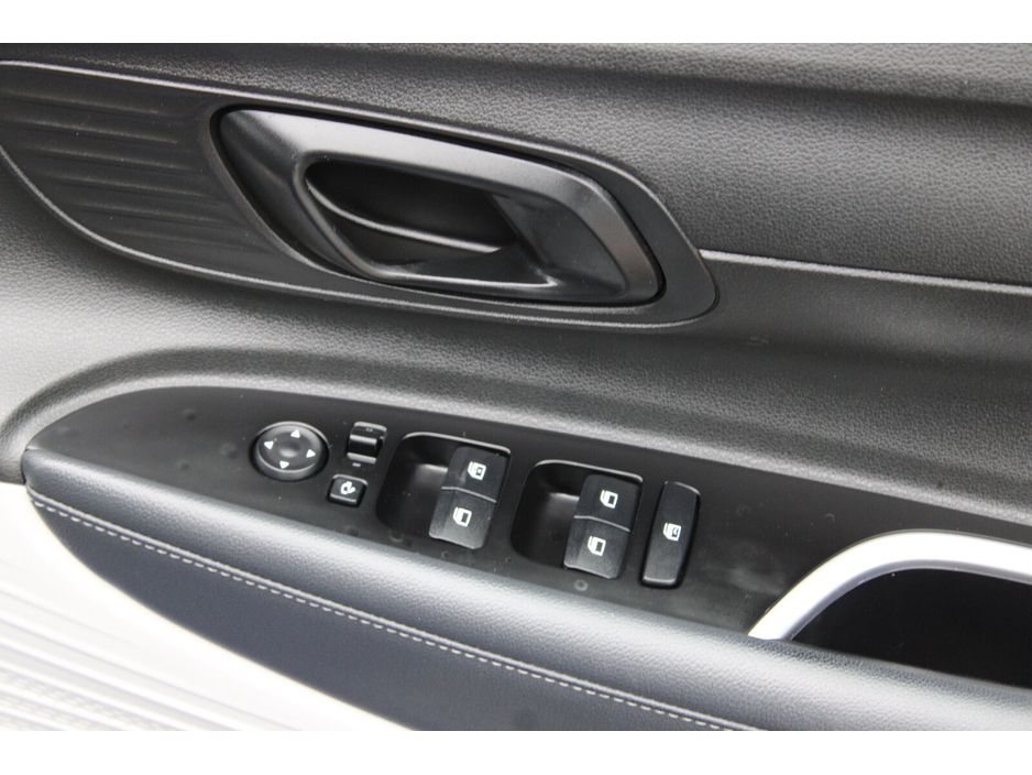 2023 Hyundai i20 - image 14