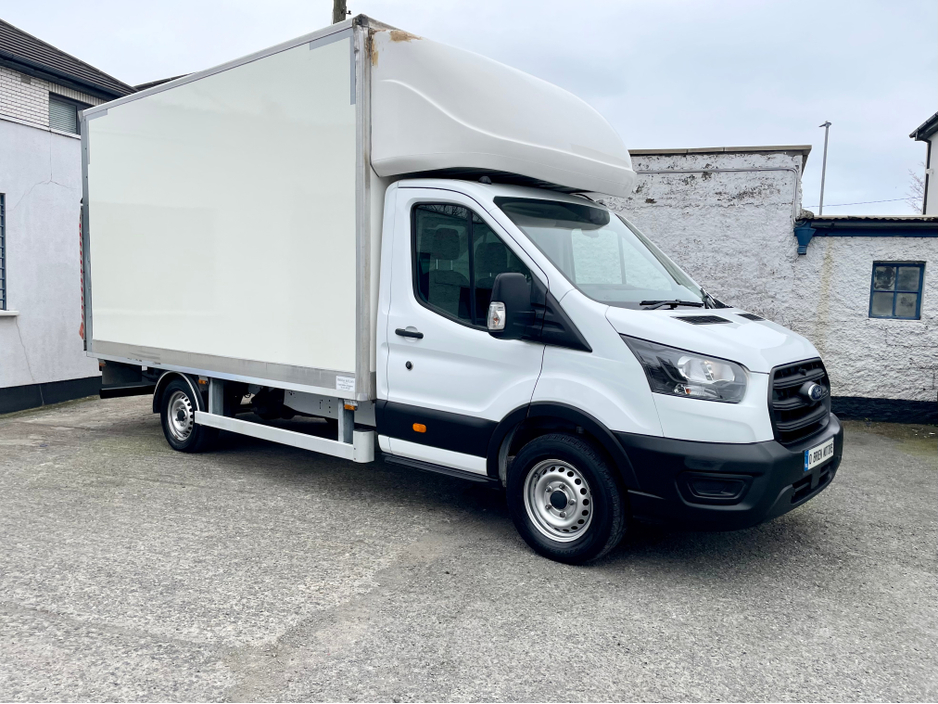 2023 Ford Transit - image 2