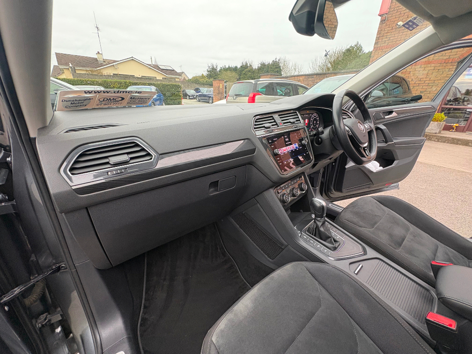 2018 Volkswagen Tiguan - image 16