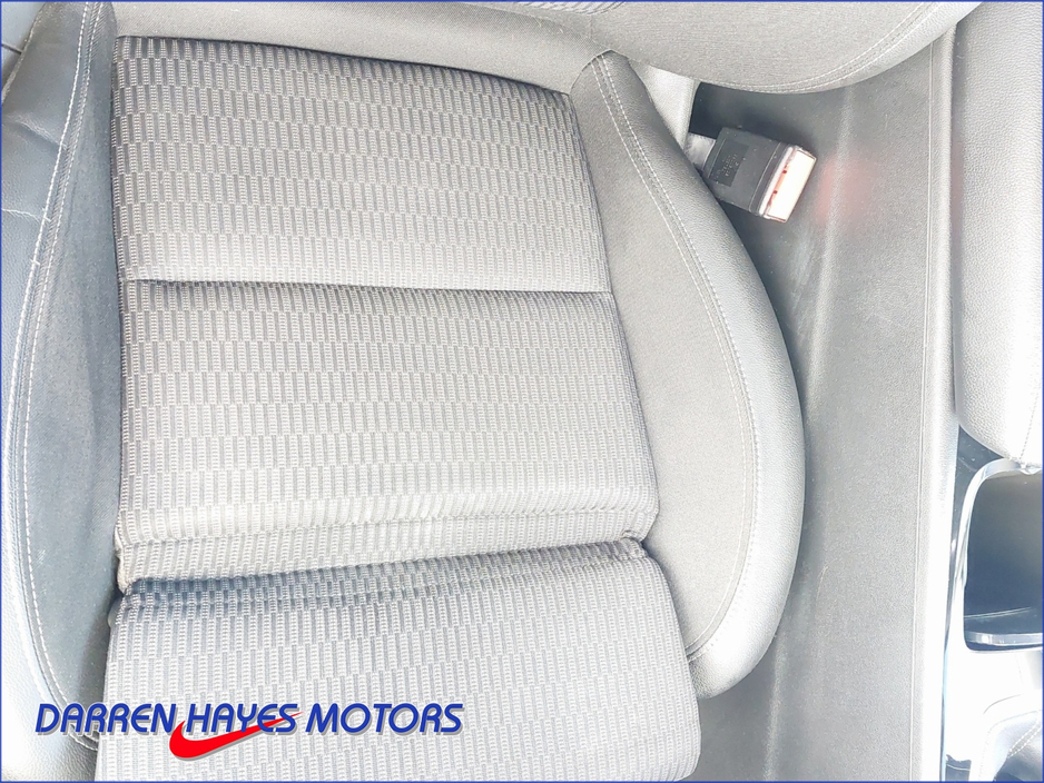 2021 Opel Insignia - image 19