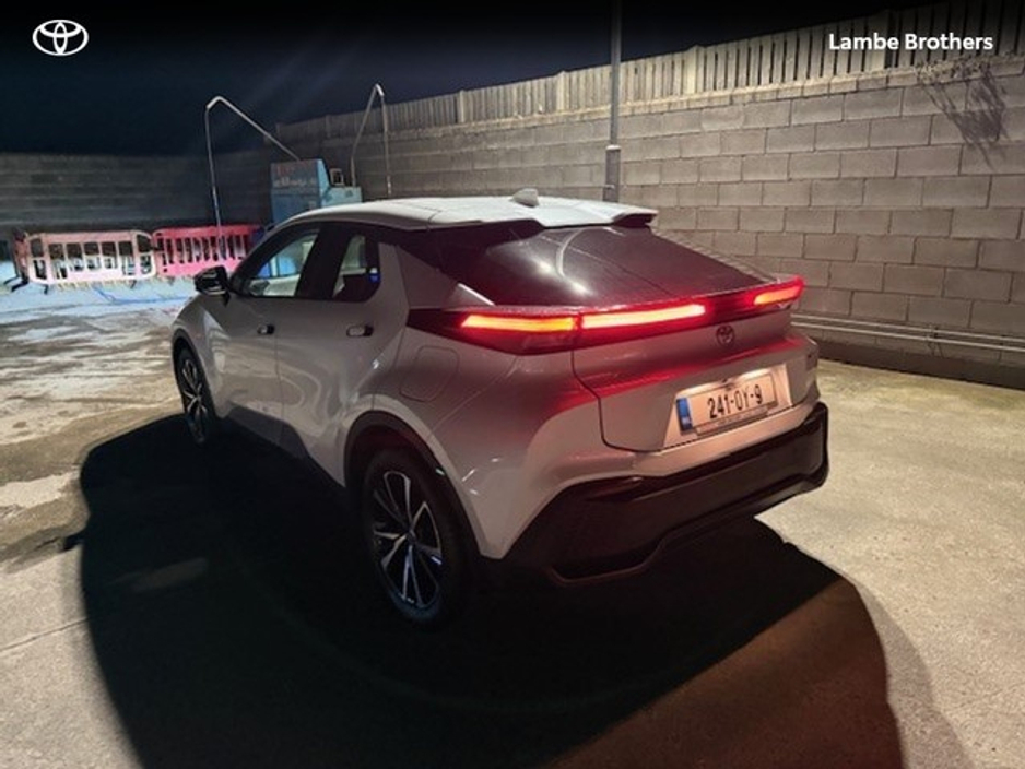 2024 Toyota C-HR - image 8