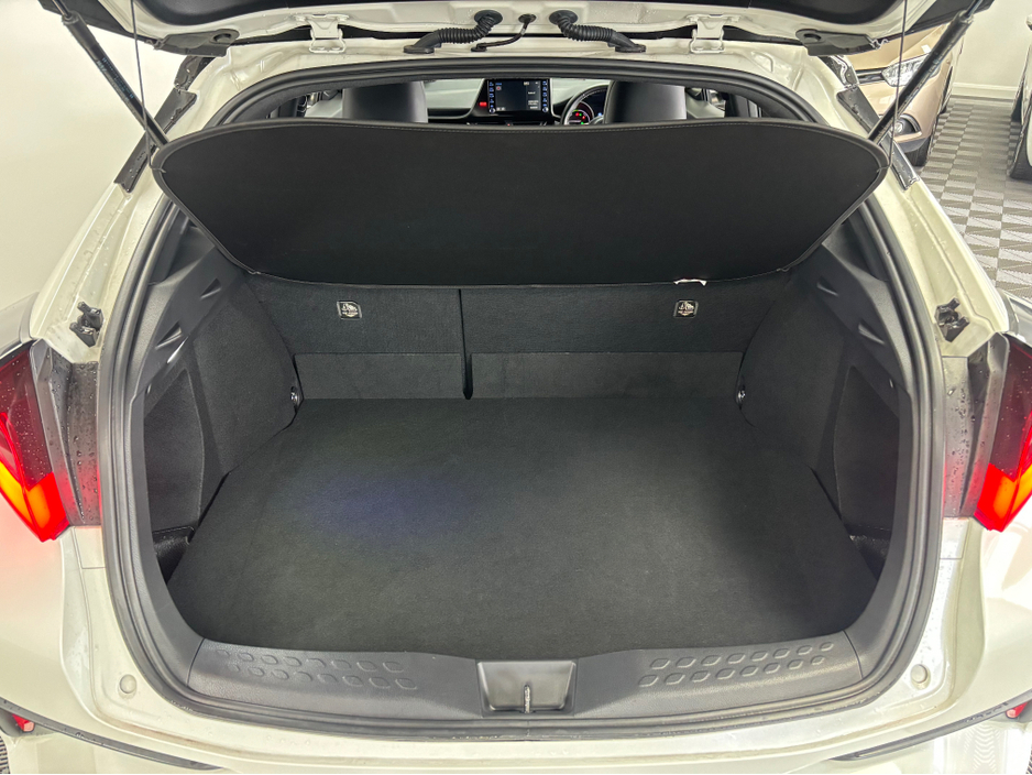 2020 Toyota C-HR - image 11