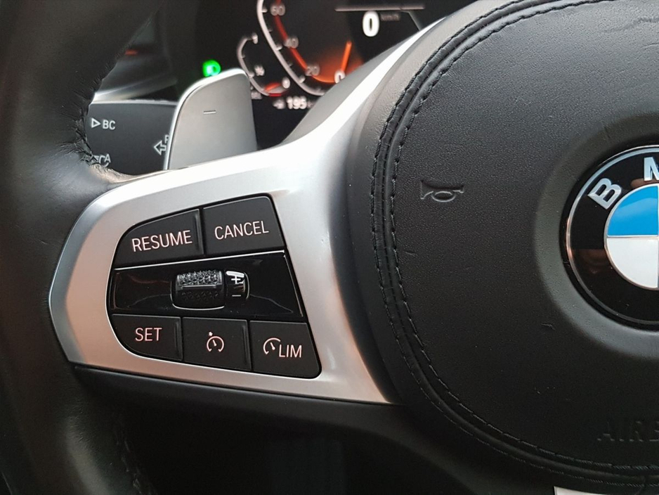 2022 BMW 5 Series - image 15