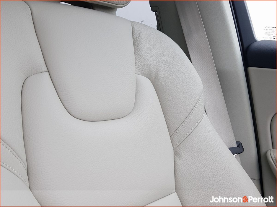 2025 Volvo XC60 T6 350 bhp AWD PHEV Plus Bright (Three Year Volvo Selekt Warranty + Two Year Volvo Service Plan) €67,900