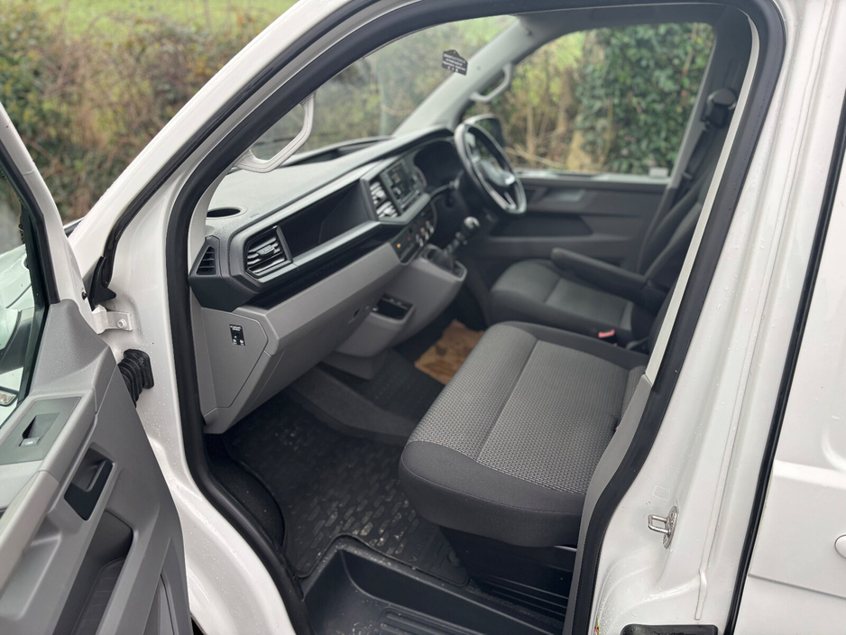 2021 Volkswagen Transporter  €18,998