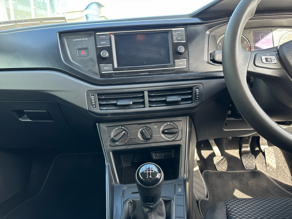 2021 Volkswagen Polo - image 8
