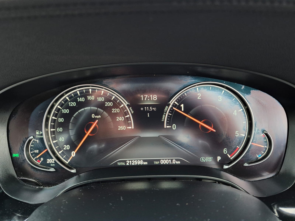 2017 BMW 5 Series - image 16