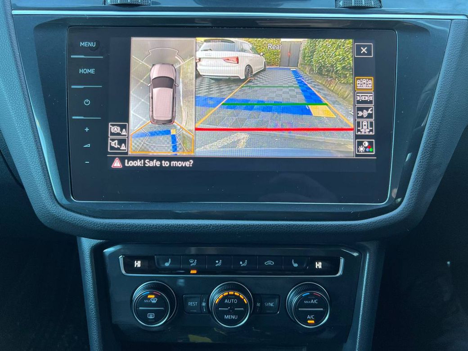 2018 Volkswagen Tiguan R-LINE 2.0 TDI 4MOTION // BLACK EDITION // HEADS-UP DISPLAY // 360 SURROUND PARKING CAMERAS €28,950