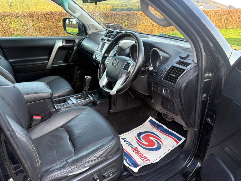 2015 Toyota Landcruiser - image 11