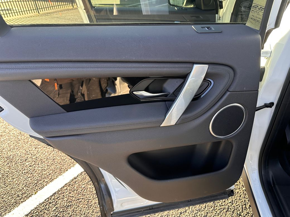 2020 Land Rover Discovery Sport - image 15