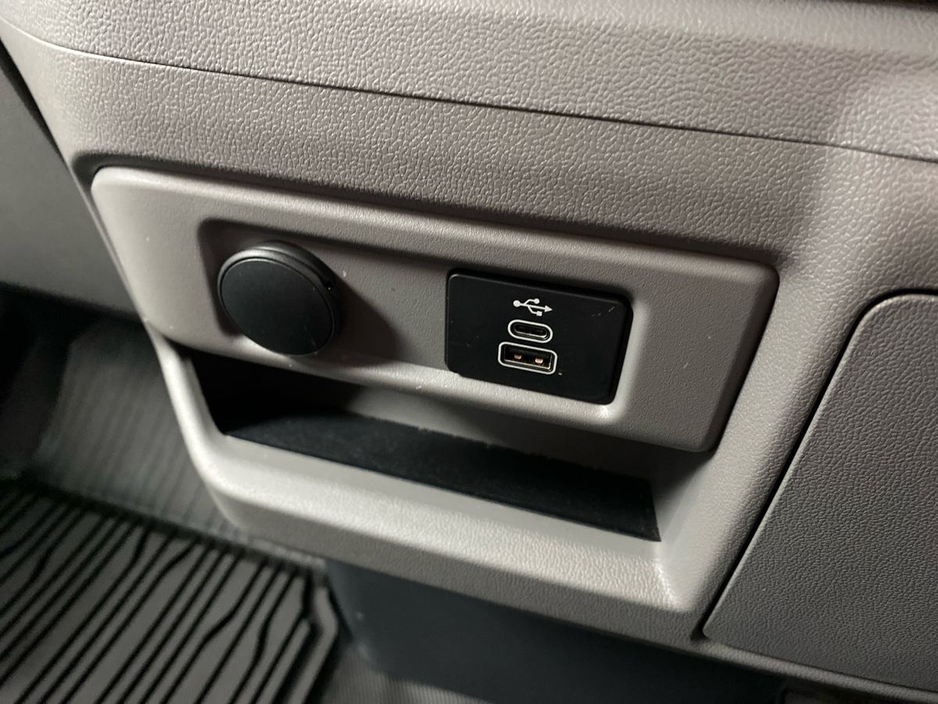 2025 Ford Transit Custom - image 19