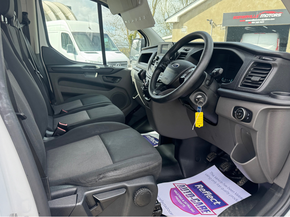 2022 Ford Transit Custom - image 10
