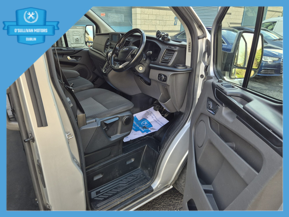 2020 Ford Transit Custom - image 12