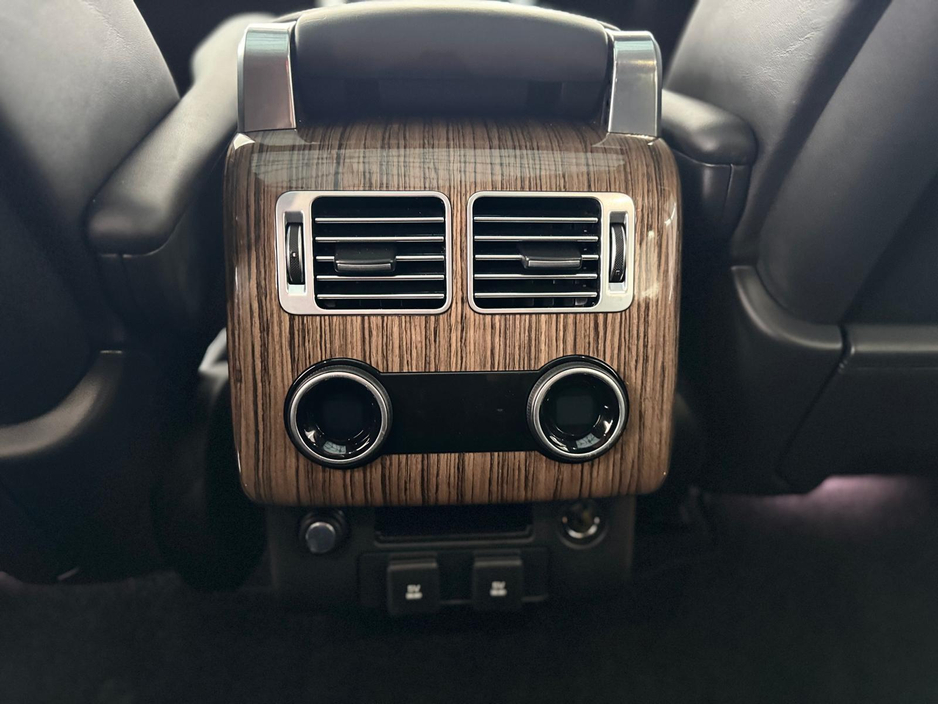 2019 Land Rover Range Rover VOGUE P400E A