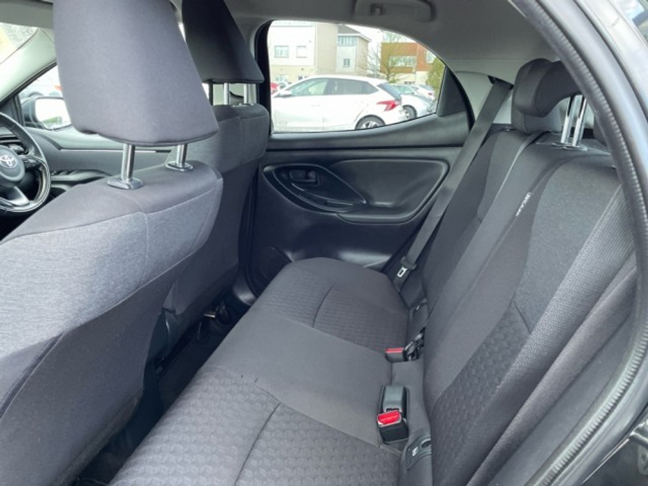 2023 Toyota Yaris 1.5 HYBRID L/SPORT // Remote Central Locking // Front Electric Windows // Rear Electric Windows // Electric Mirrors // Finger Tip Stereo Controls €23,795