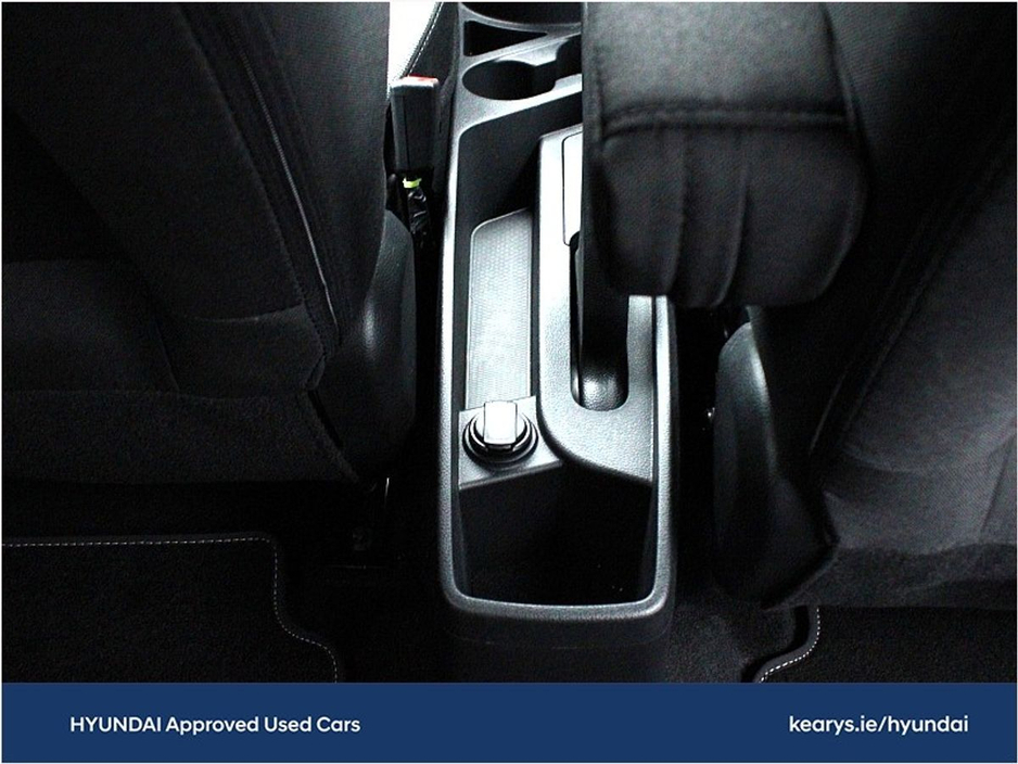 2024 Hyundai i10 - image 12