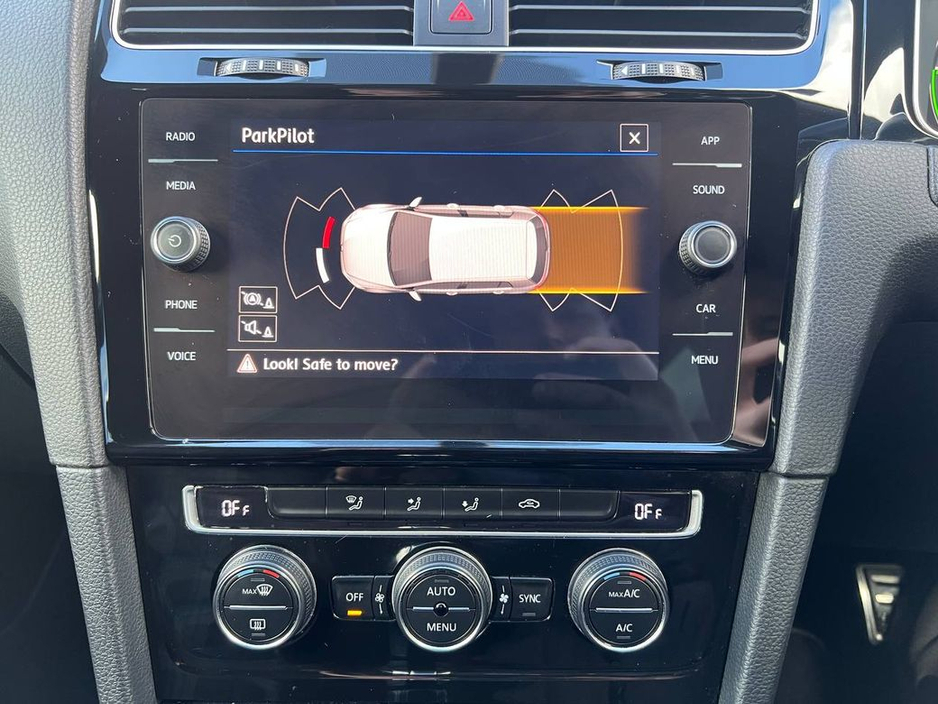 2020 Volkswagen Golf - image 7