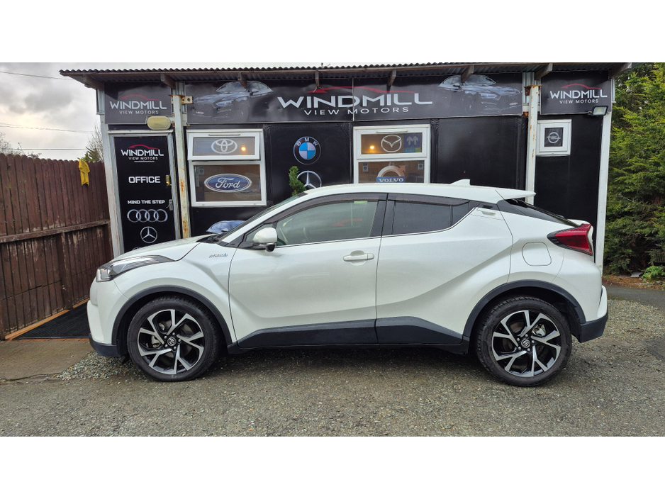 2019 Toyota C-HR Luna Sport Hybrid €19,950
