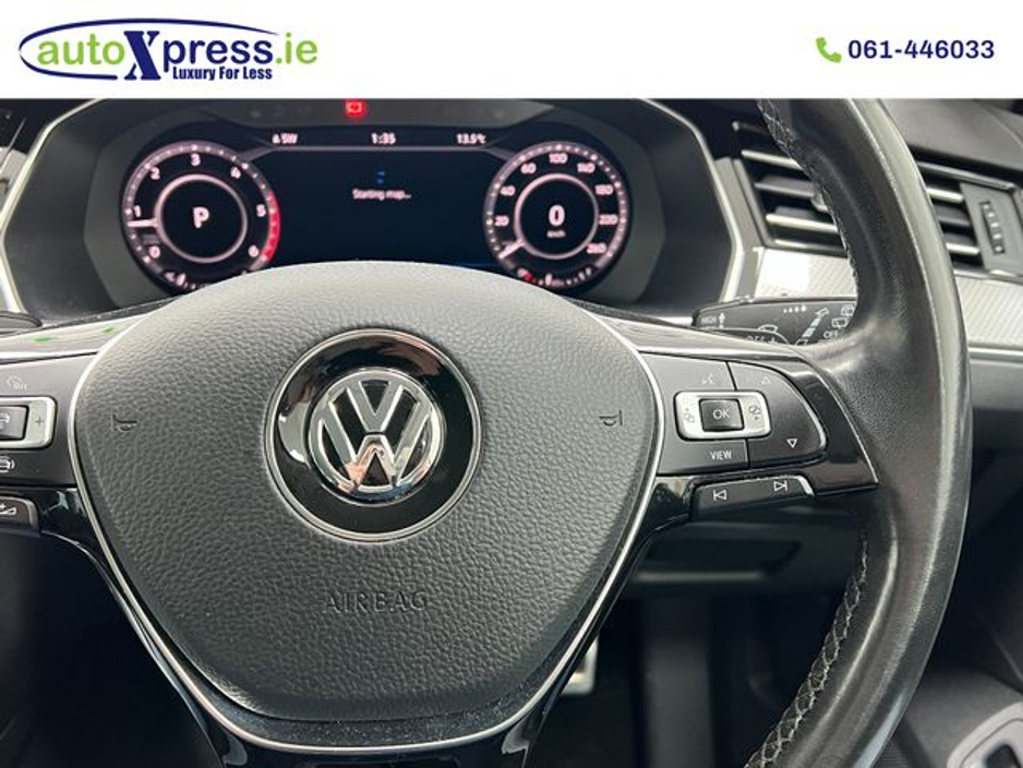 2020 Volkswagen Passat - image 32