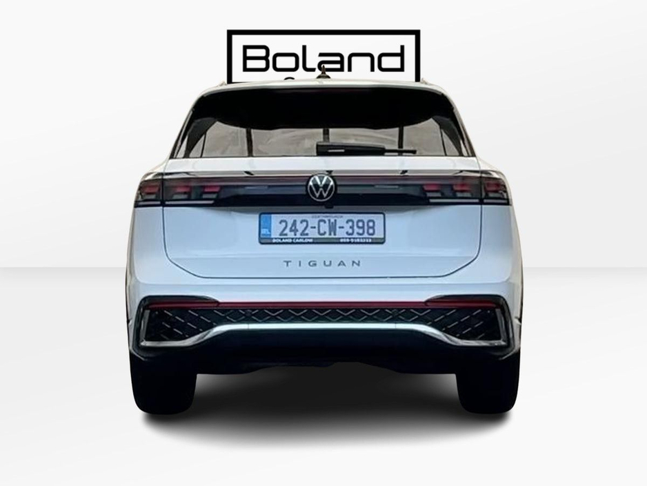 2024 Volkswagen Tiguan - image 12