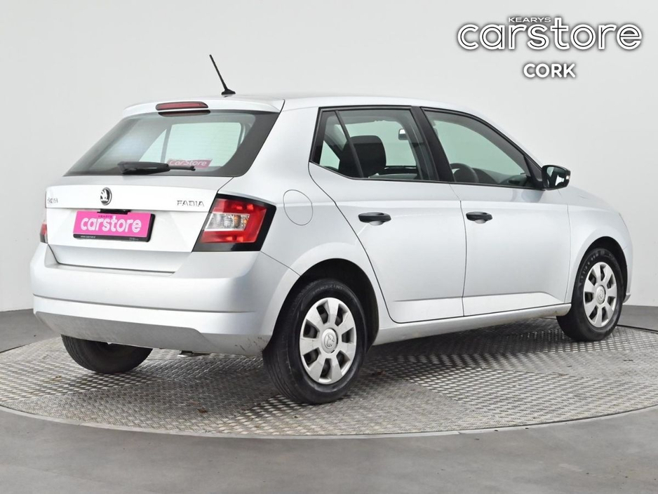 2016 Skoda Fabia - image 5