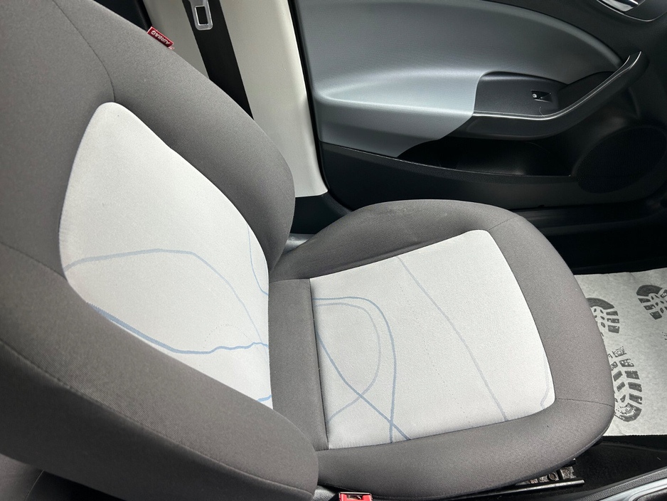 2013 SEAT Ibiza - image 14