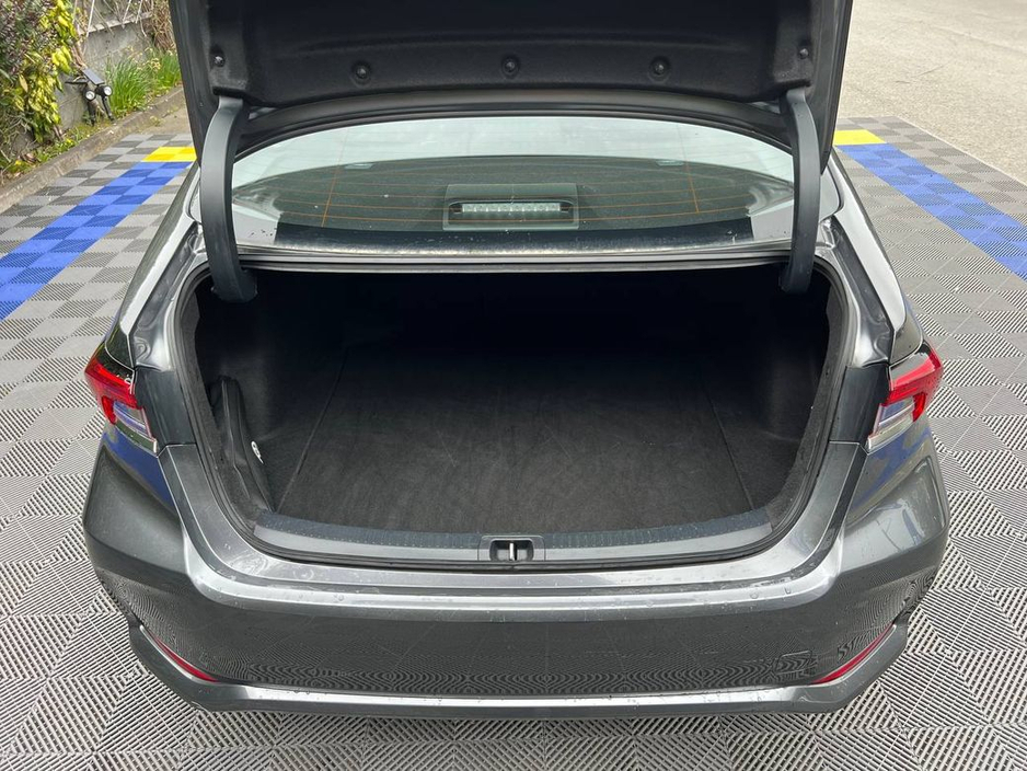 2023 Toyota Corolla - image 13